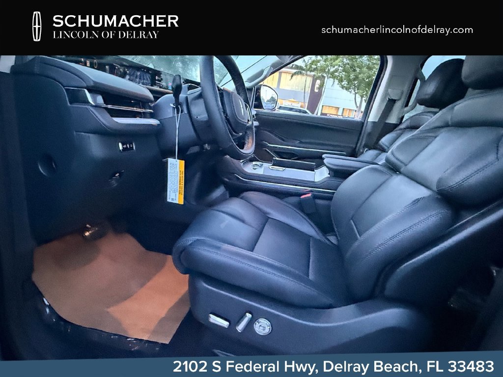 New 2027 Lincoln Navigator Reserve RWD image 13