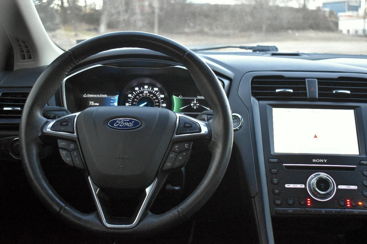 Used 2019 Ford Fusion Titanium AWD/4WD image 19