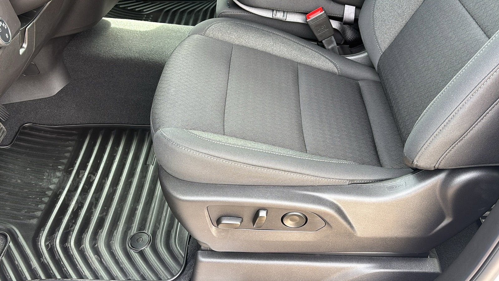 New 2026 Chevrolet Silverado 1500 LT image 23