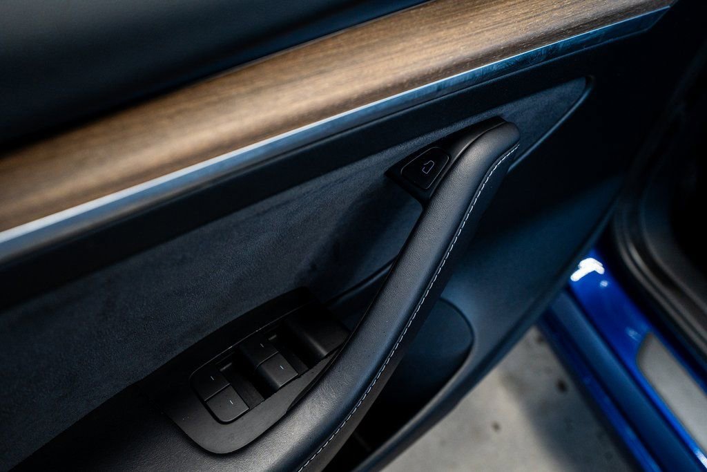 Used 2023 Tesla Model 3 Standard Range image 30