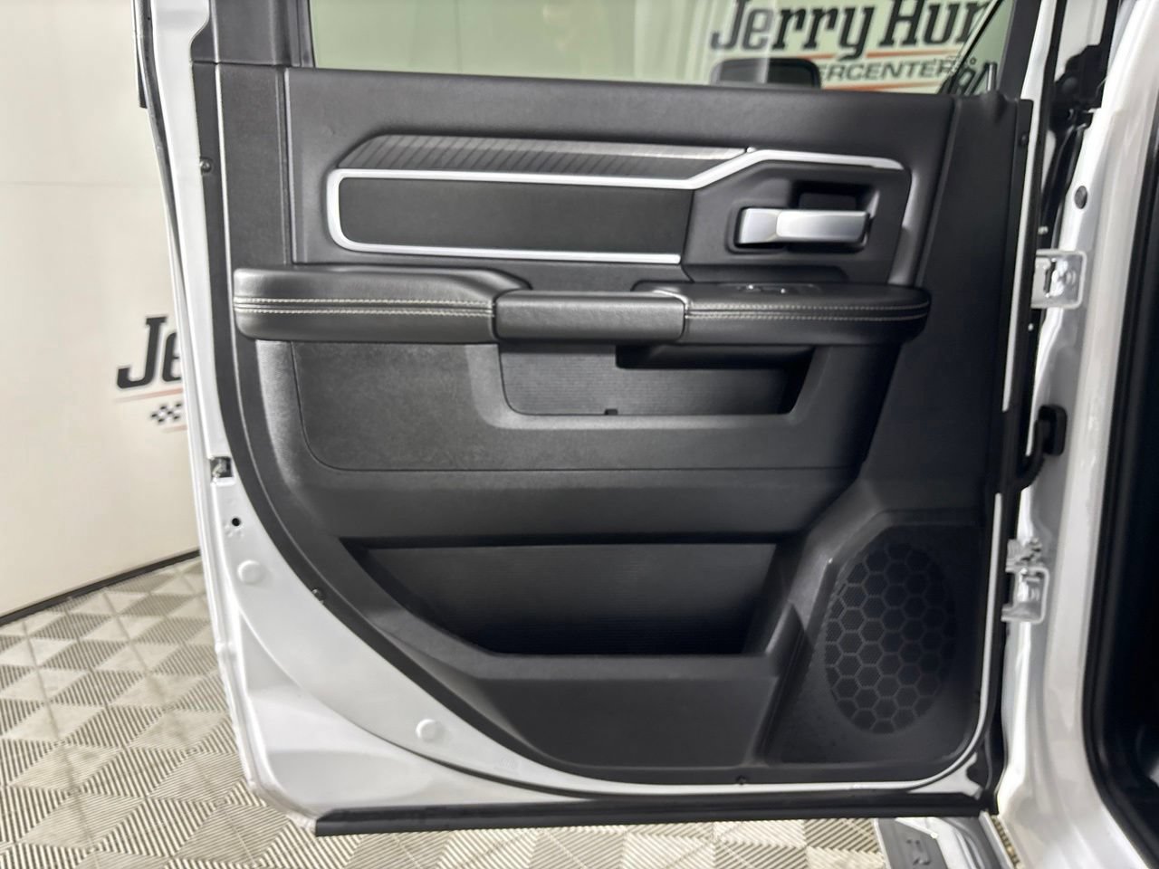 Used 2025 RAM 2500 Big Horn AWD/4WD image 21