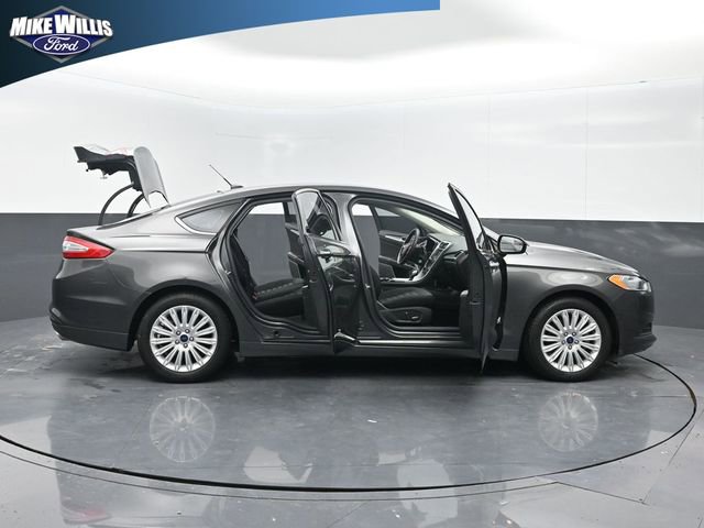 Used 2016 Ford Fusion SE image 27
