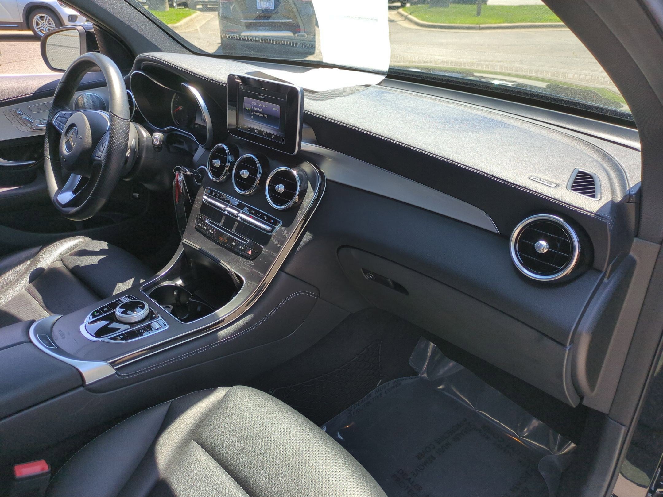 Used 2019 Mercedes-Benz GLC 300 4MATIC Coupe image 35