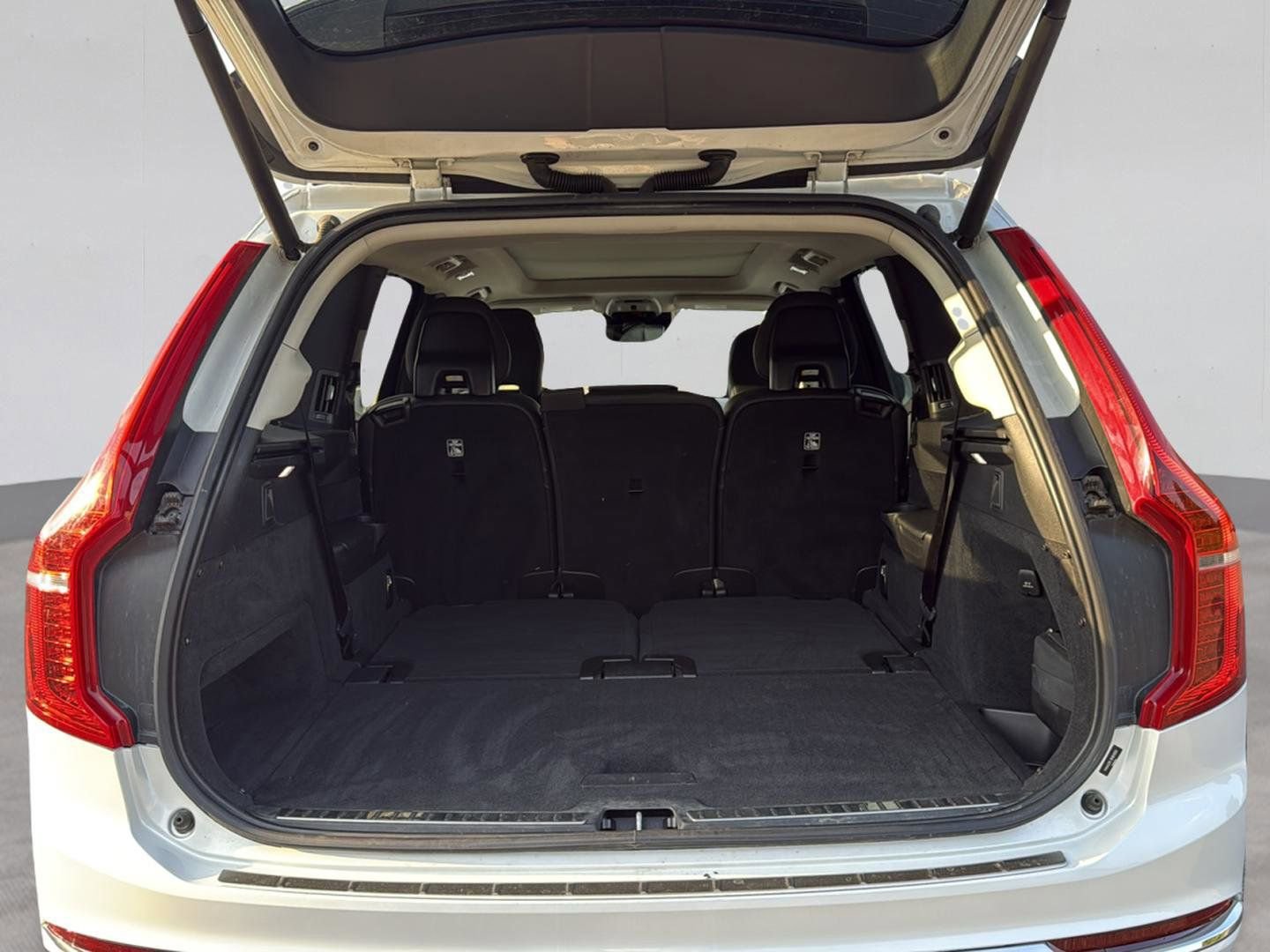 Used 2022 Volvo XC90 T6 Inscription w/ Climate Package image 29