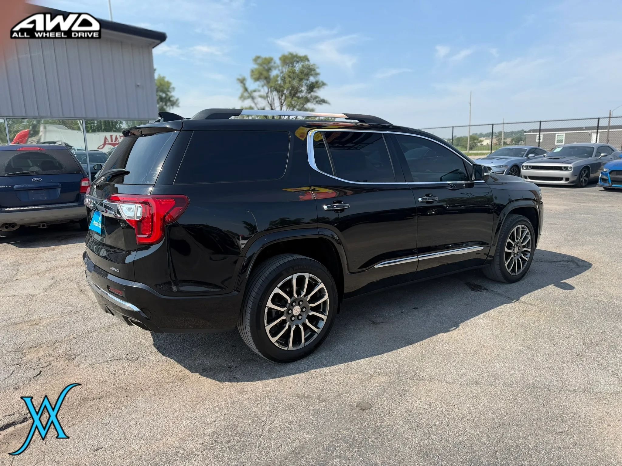 Used 2020 GMC Acadia Denali w/ Technology Package AWD/4WD image 7