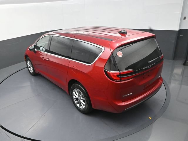 New 2027 Chrysler Pacifica Select AWD/4WD image 15