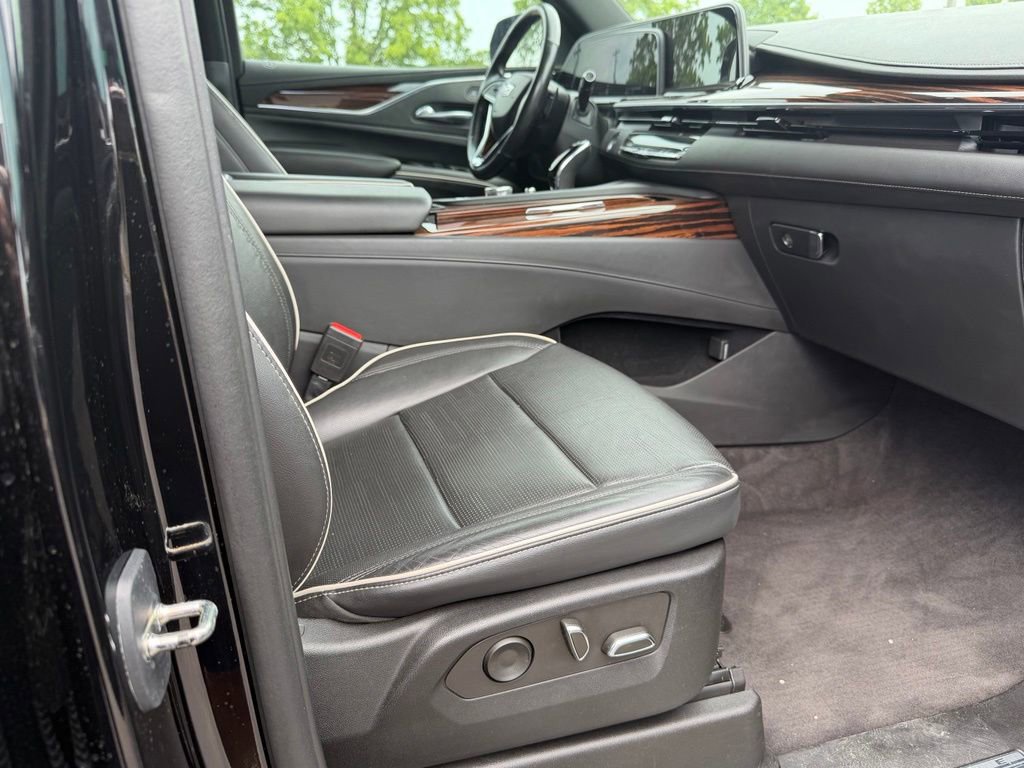 Used 2023 Cadillac Escalade ESV Premium Luxury AWD/4WD image 10