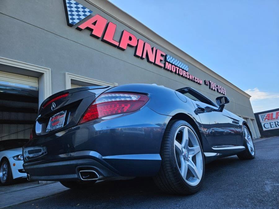 Used 2013 Mercedes-Benz SLK 250 image 32