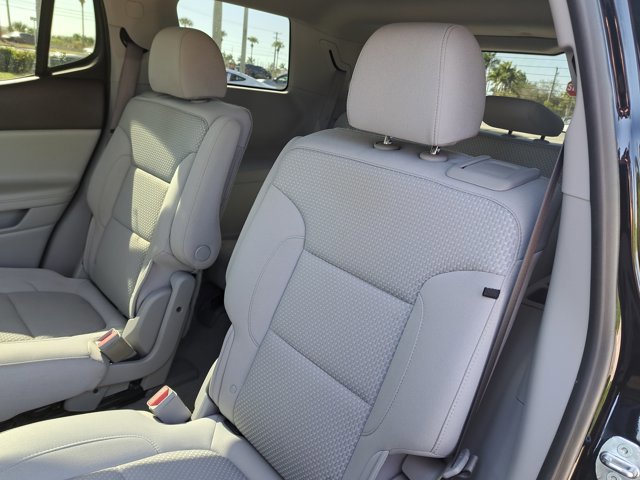 Used 2021 GMC Acadia SLE image 12