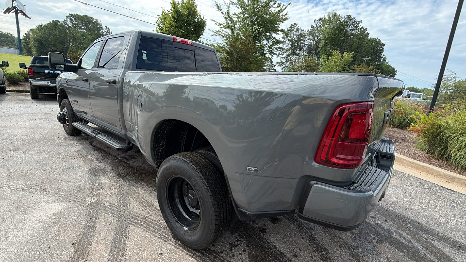 New 2026 RAM 3500 Big Horn AWD/4WD image 10
