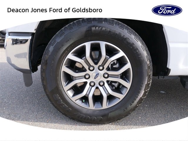 Used 2022 Ford F150 Lariat w/ Trailer Tow Package image 14