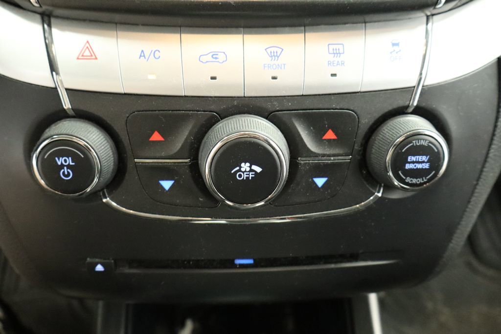Used 2017 Dodge Journey SXT w/ Comfort/Convenience Group image 36