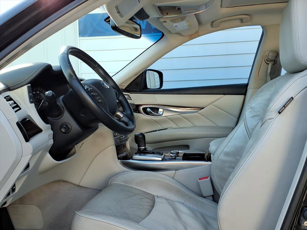 Used 2011 INFINITI M37 x w/ Deluxe Touring Pkg image 8