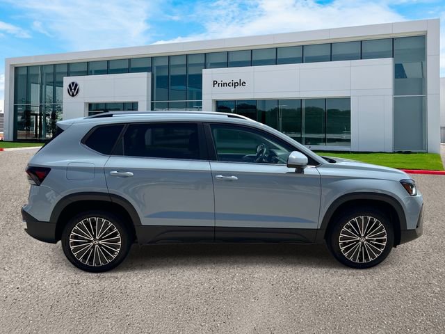 New 2026 Volkswagen Taos SE FWD image 4