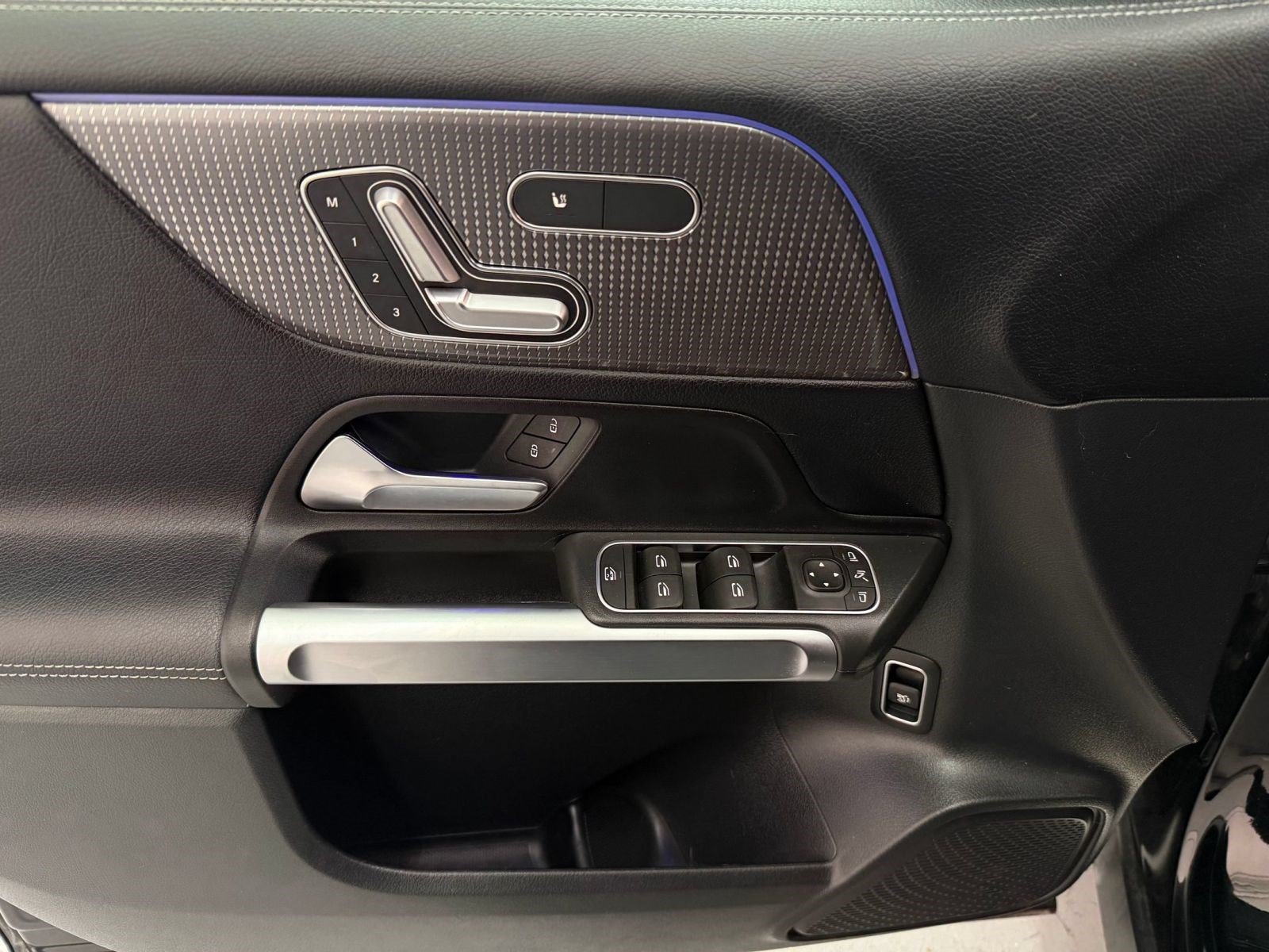 Certified 2023 Mercedes-Benz GLB 250 image 11