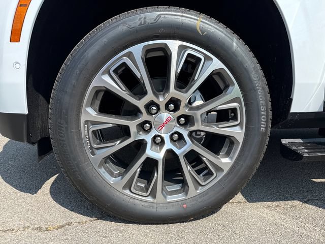 New 2026 GMC Yukon XL Denali w/ Denali Reserve Package AWD/4WD image 10