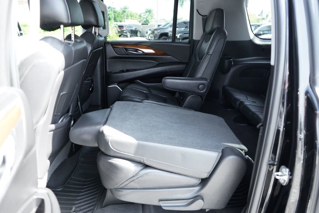 Used 2018 Cadillac Escalade ESV Premium Luxury image 39