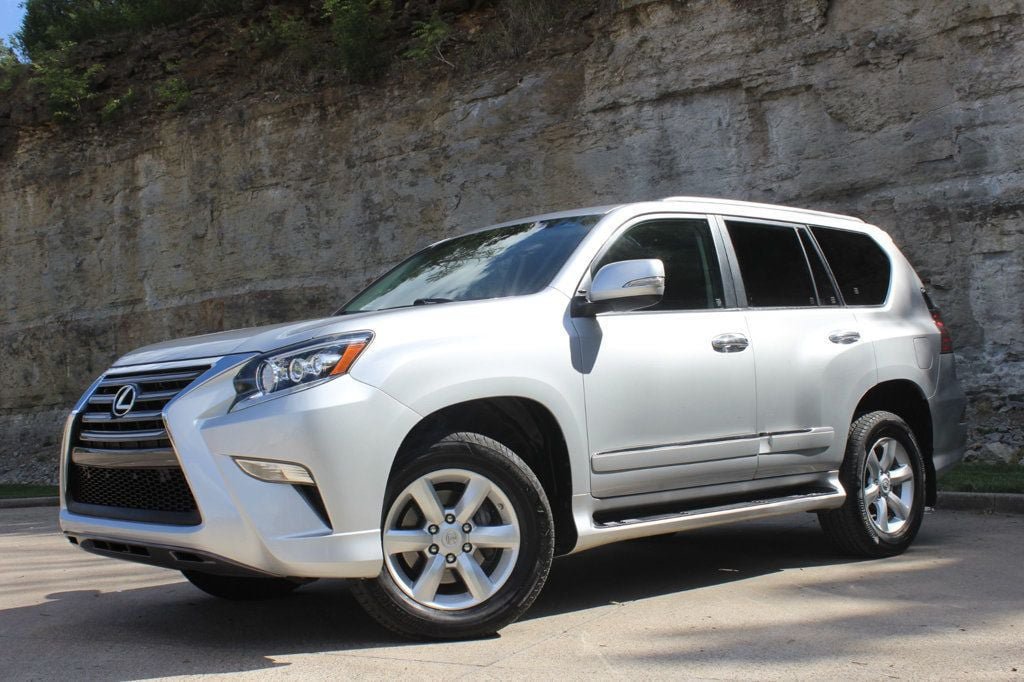 Used 2017 Lexus GX 460 AWD/4WD image 3