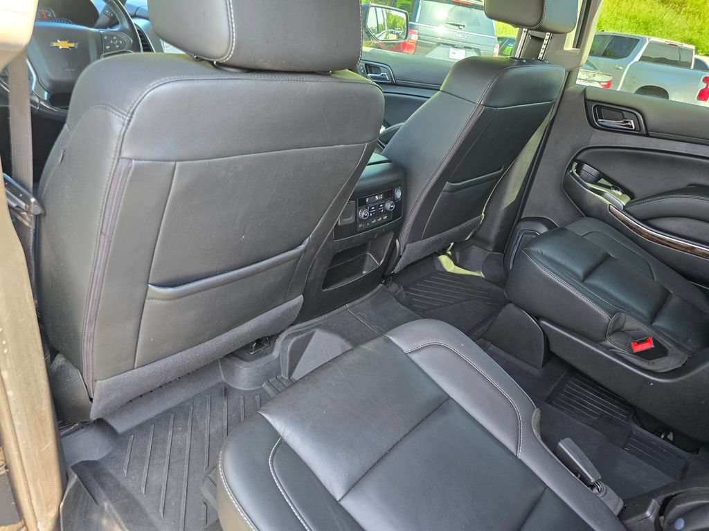 Used 2020 Chevrolet Suburban LT RWD image 27