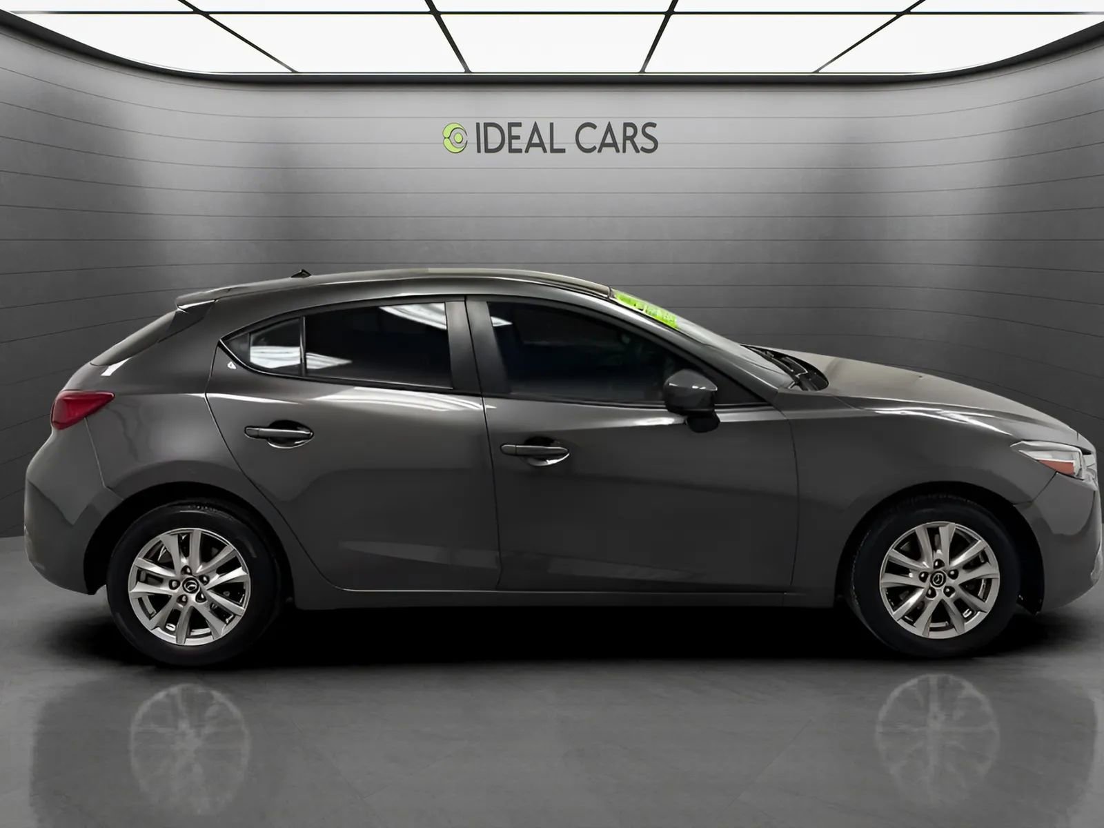 Used 2018 MAZDA MAZDA3 Sport FWD image 4