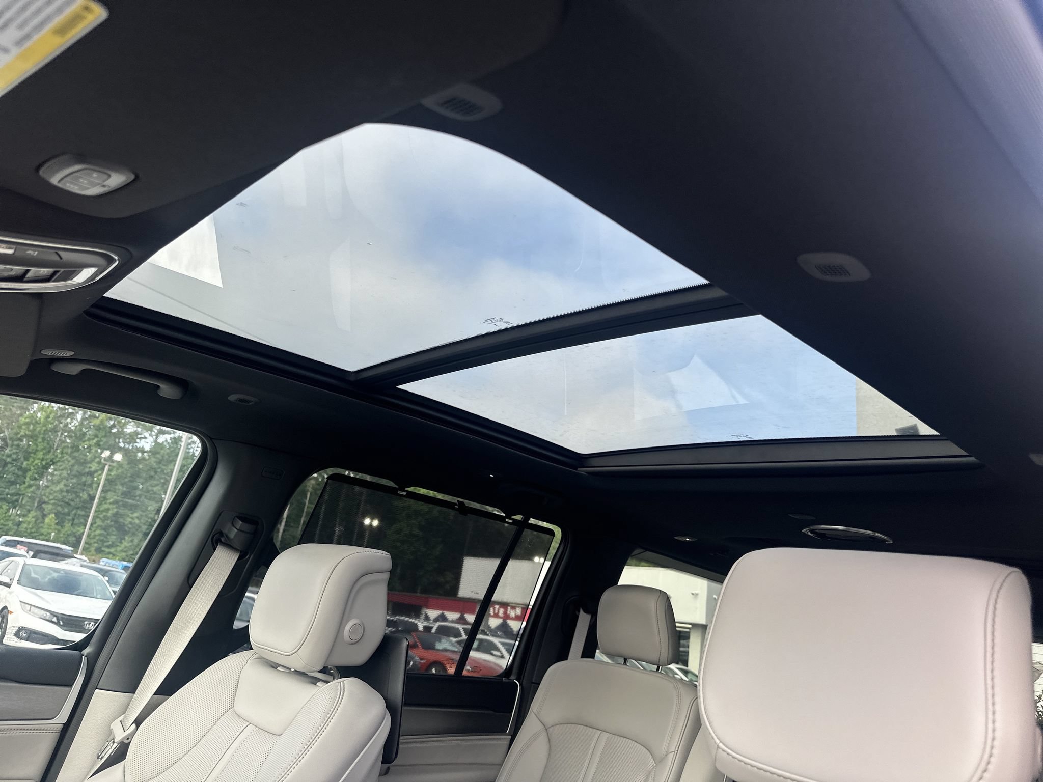 New 2026 Jeep Grand Wagoneer L Limited AWD/4WD image 33