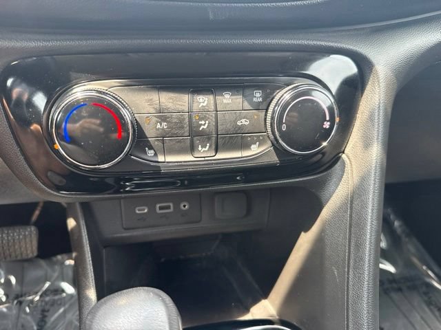 Used 2023 Buick Encore GX Preferred w/ Cold Weather Comfort Package AWD/4WD image 19