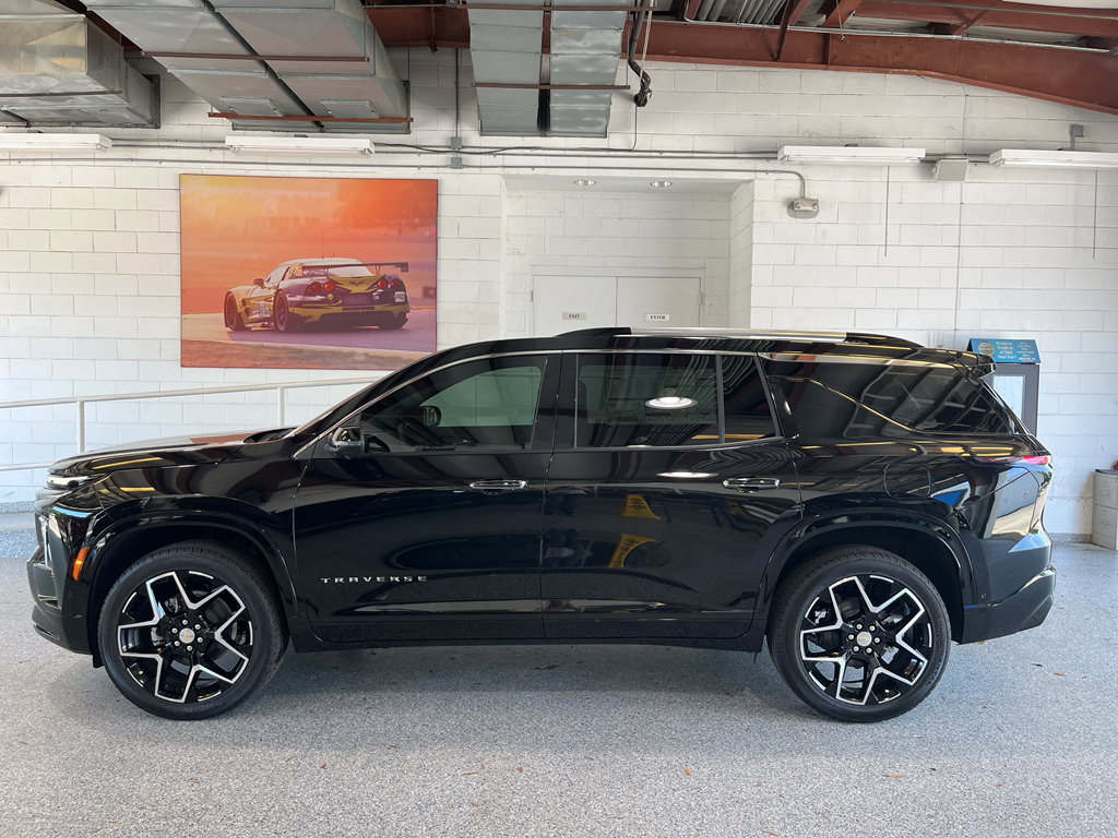 New 2026 Chevrolet Traverse High Country w/ LPO, Floor Liner Package FWD image 5
