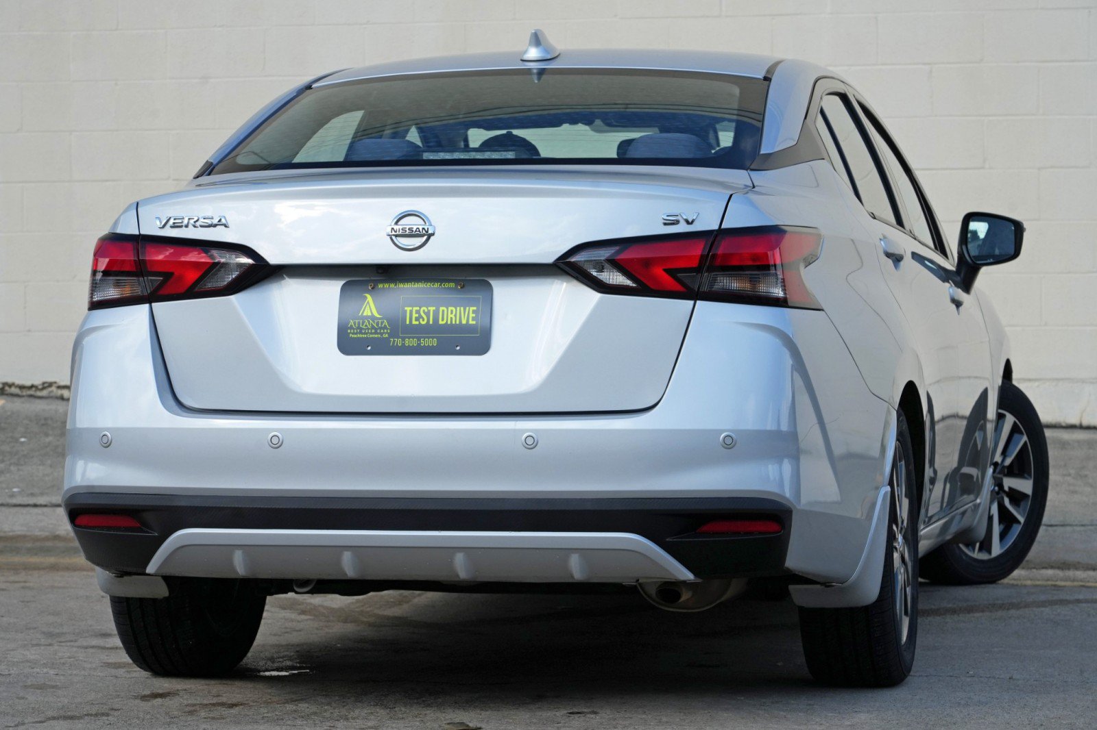 Used 2021 Nissan Versa SV FWD image 4