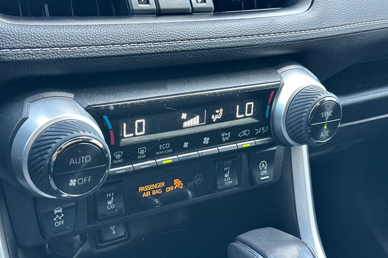 Certified 2022 Toyota RAV4 XLE Premium AWD/4WD image 20