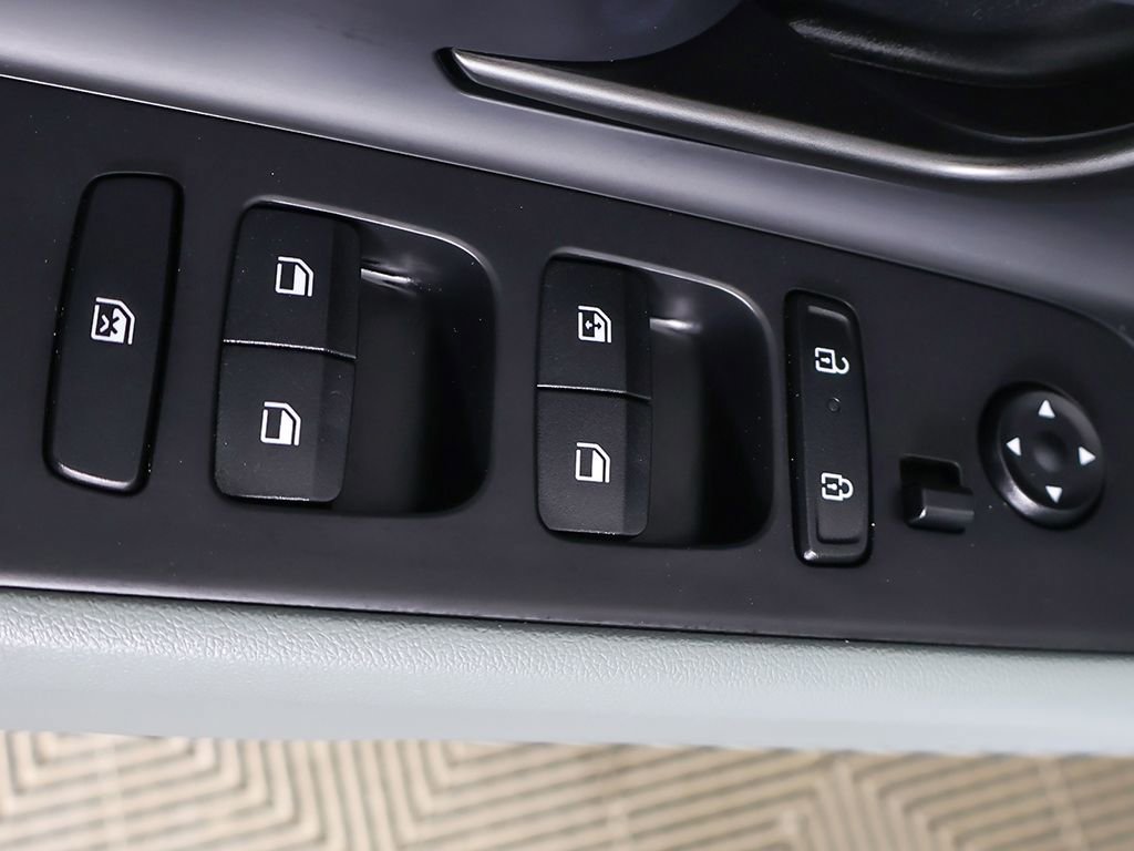 Certified 2025 Hyundai Elantra Limited image 35