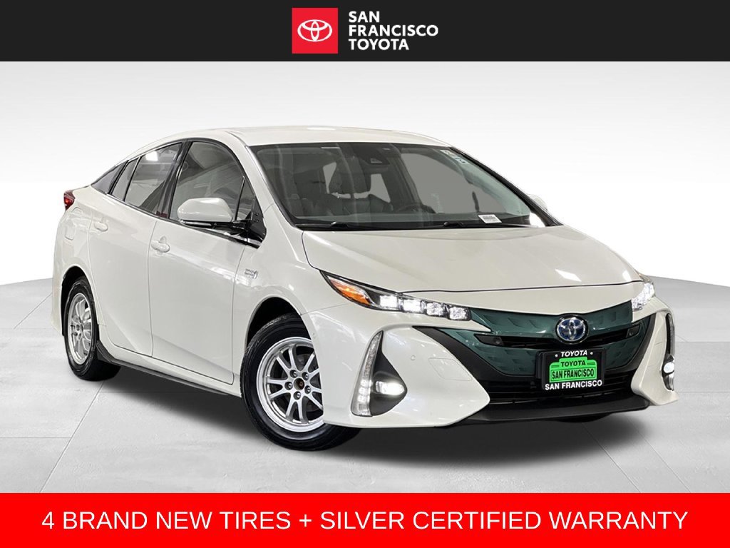 Certified 2017 Toyota Prius Prime Advanced FWD image 7