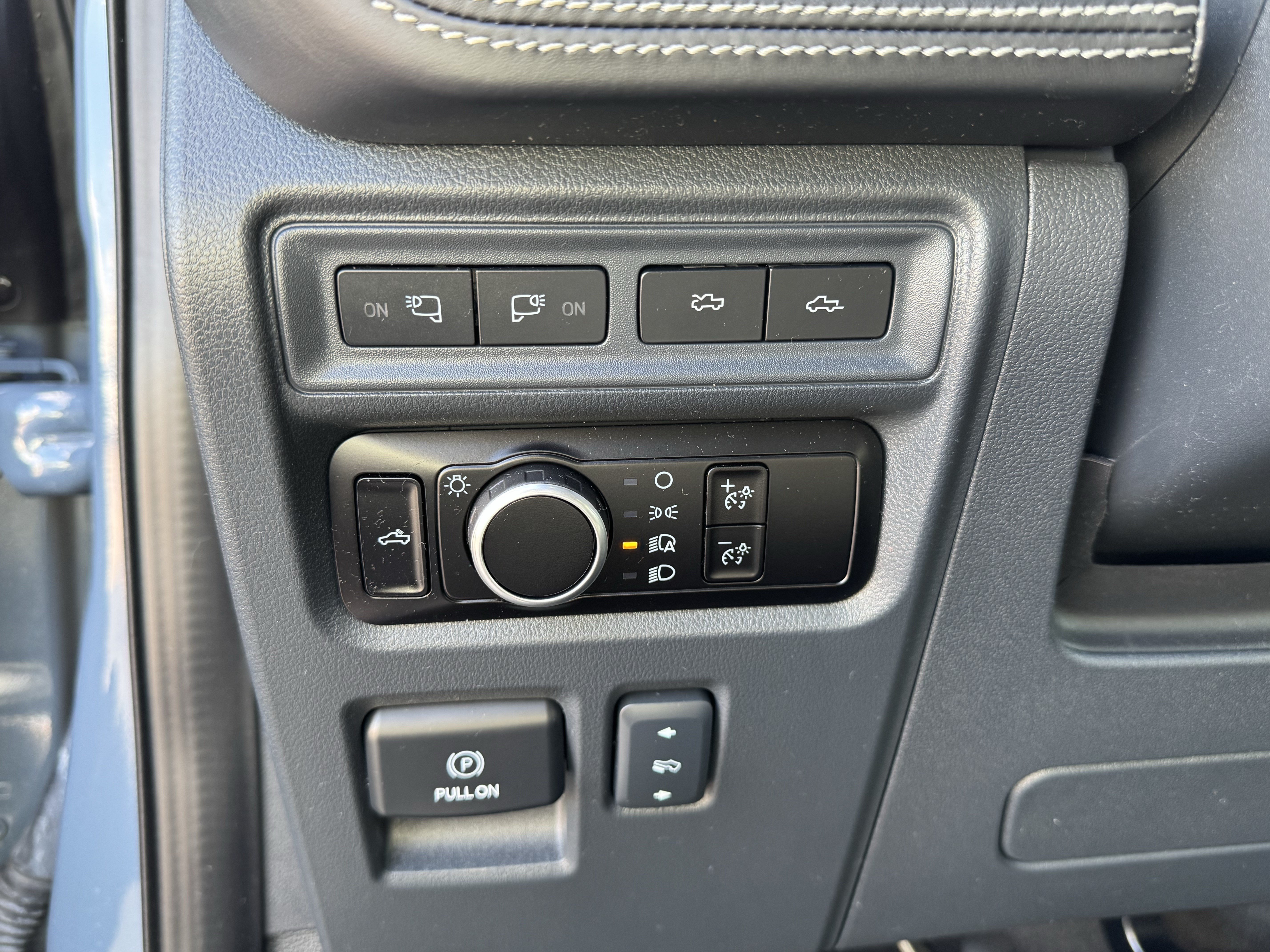 Used 2023 Ford F150 Lightning Platinum AWD/4WD image 16
