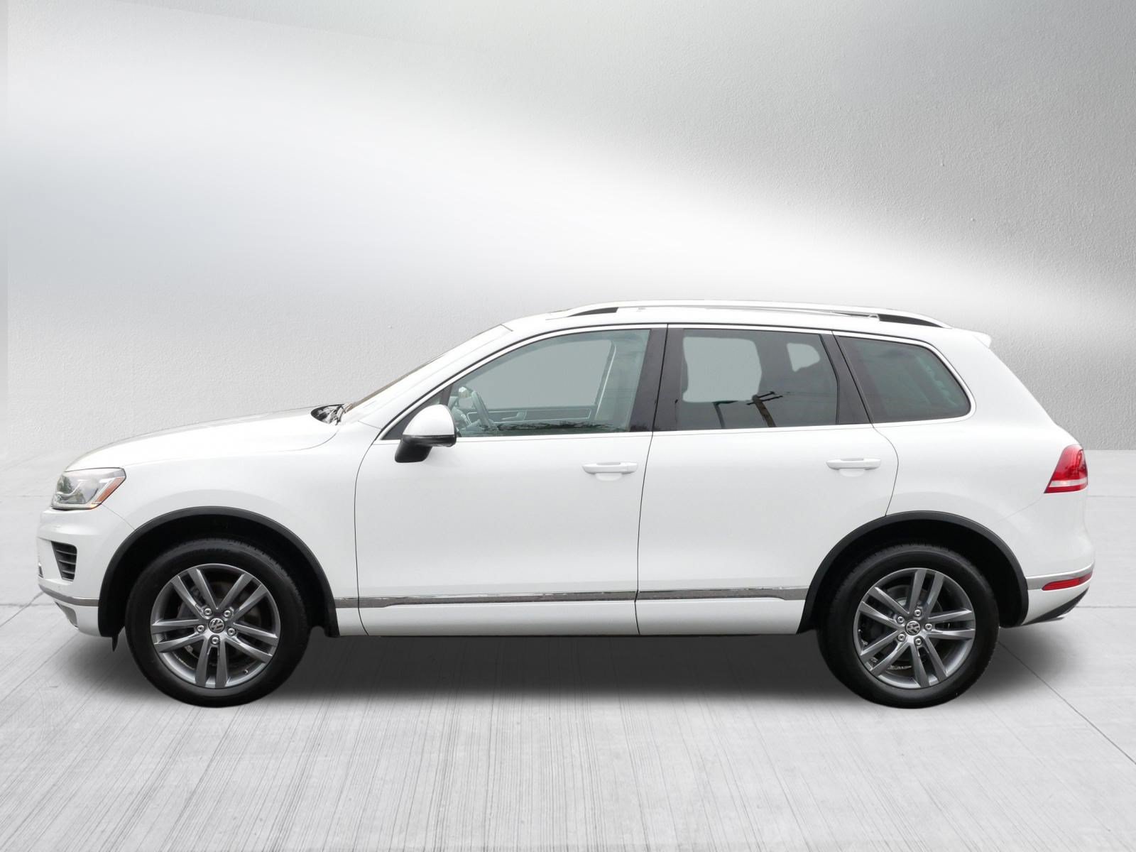 Used 2015 Volkswagen Touareg VR6 AWD/4WD image 4