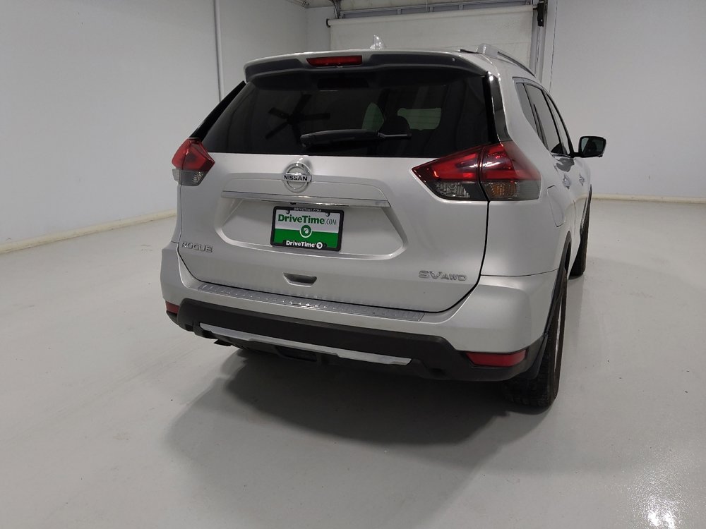 Used 2018 Nissan Rogue SV w/ Premium Package image 7