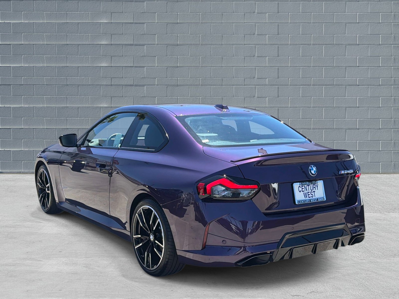 Used 2025 BMW M240i Coupe RWD image 3