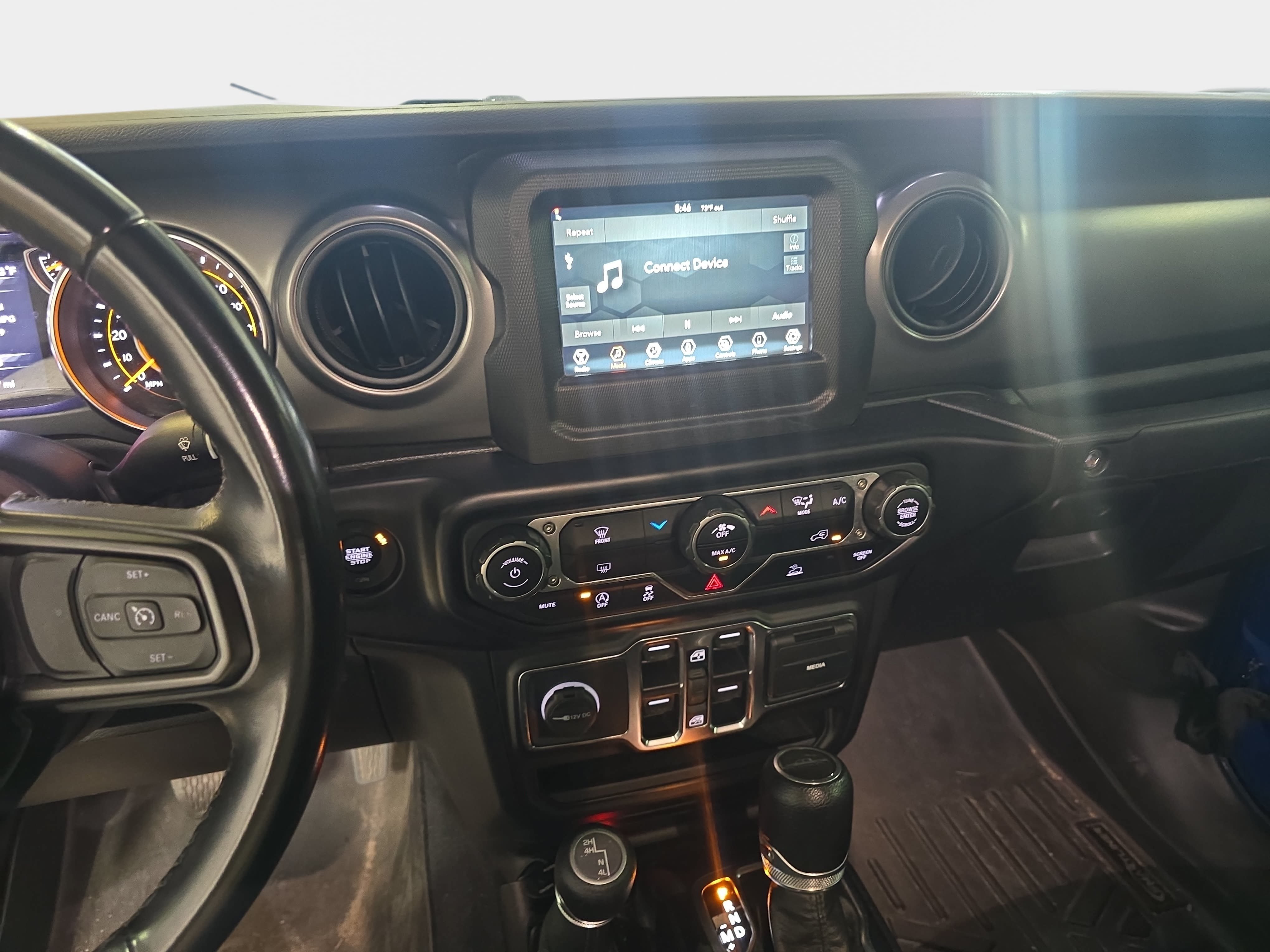 Used 2022 Jeep Gladiator Sport AWD/4WD image 17