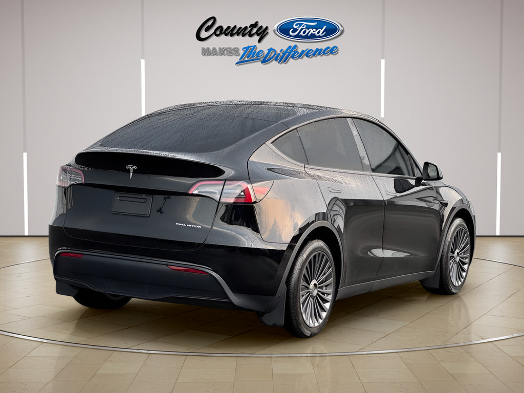 Used 2024 Tesla Model Y Long Range AWD/4WD image 22