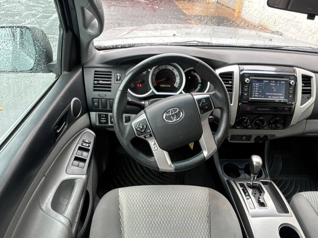 Used 2015 Toyota Tacoma PreRunner w/ SR5 Package RWD image 2