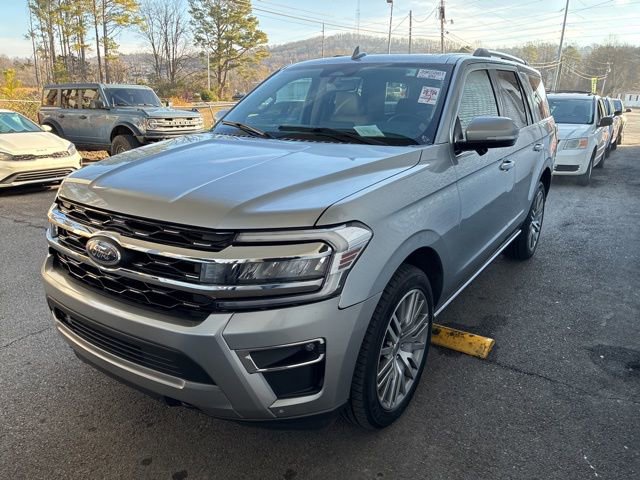 Used 2023 Ford Expedition Limited image 4