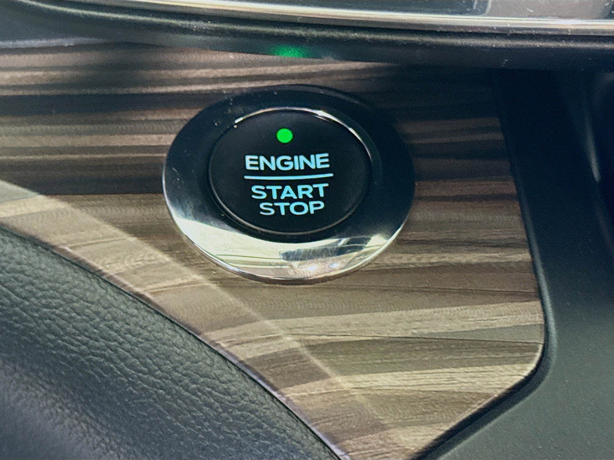 Used 2020 Ford Explorer Limited image 21