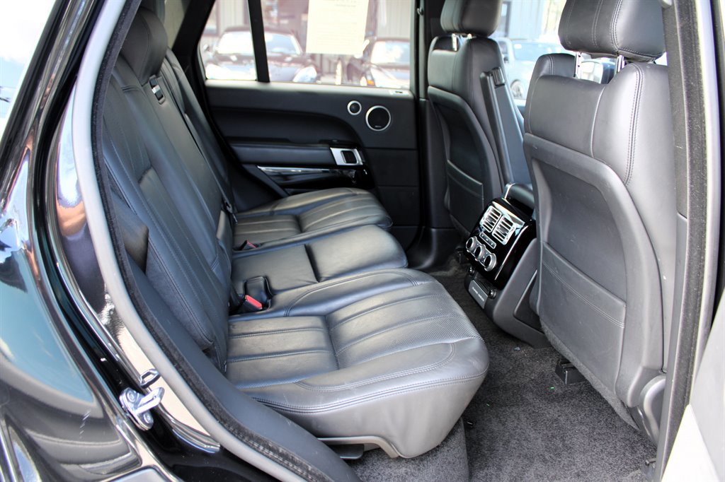 Used 2017 Land Rover Range Rover HSE image 20