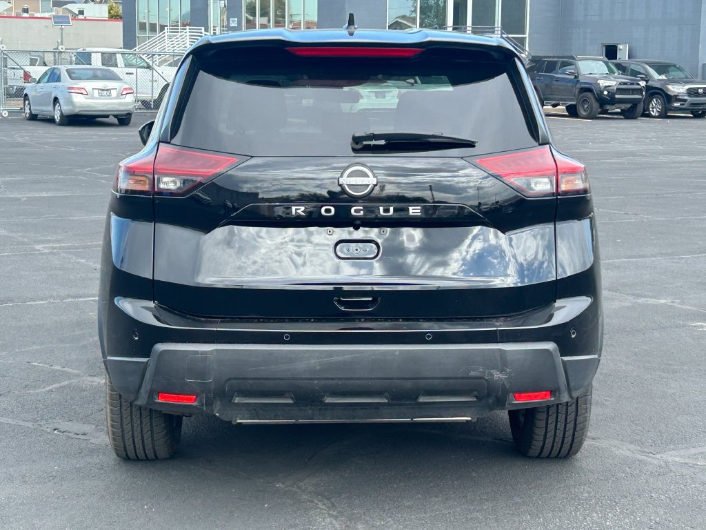 Used 2025 Nissan Rogue SV FWD image 4