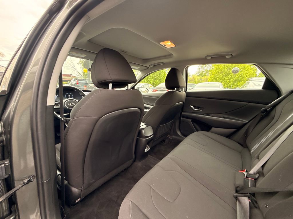 Used 2025 Hyundai Elantra SEL FWD image 16