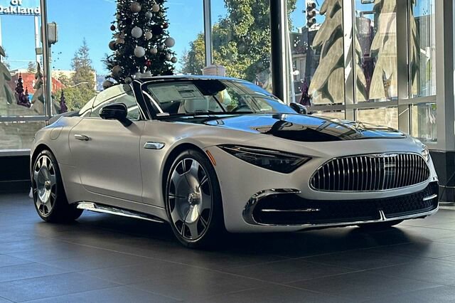 New 2026 Mercedes-Benz Maybach SL 680 image 2