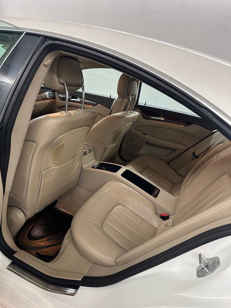 Used 2012 Mercedes-Benz CLS 550 4MATIC image 24
