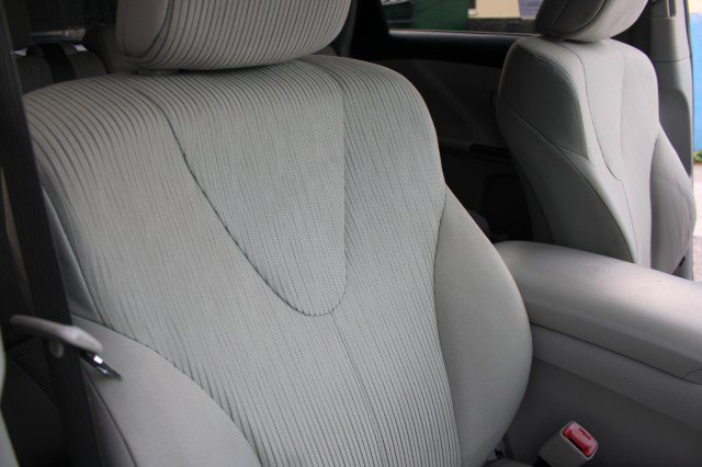 Used 2013 Toyota Venza LE FWD image 13