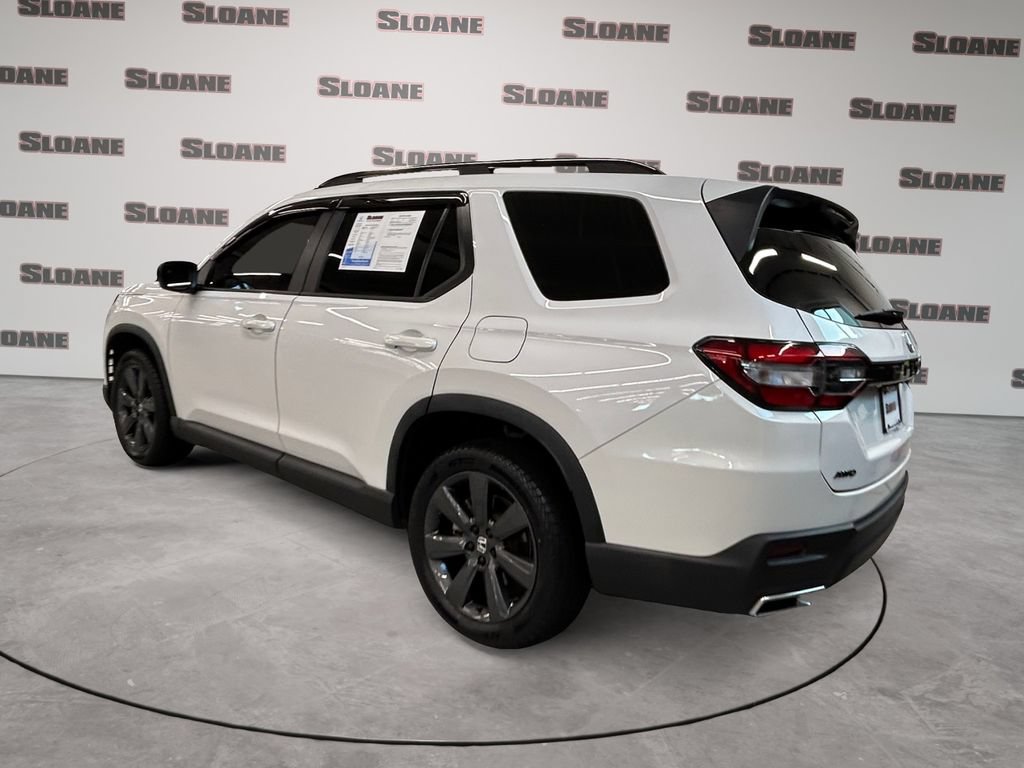 Certified 2023 Honda Pilot Sport image 3