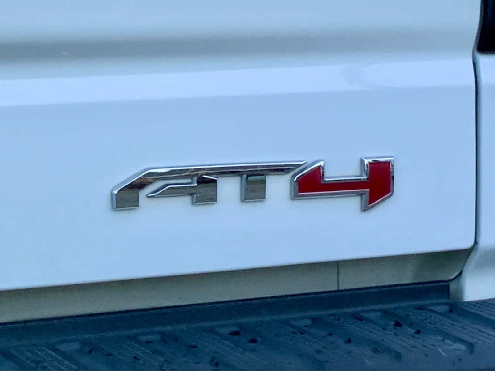 Used 2024 GMC Sierra 1500 AT4 w/ Technology Package image 27