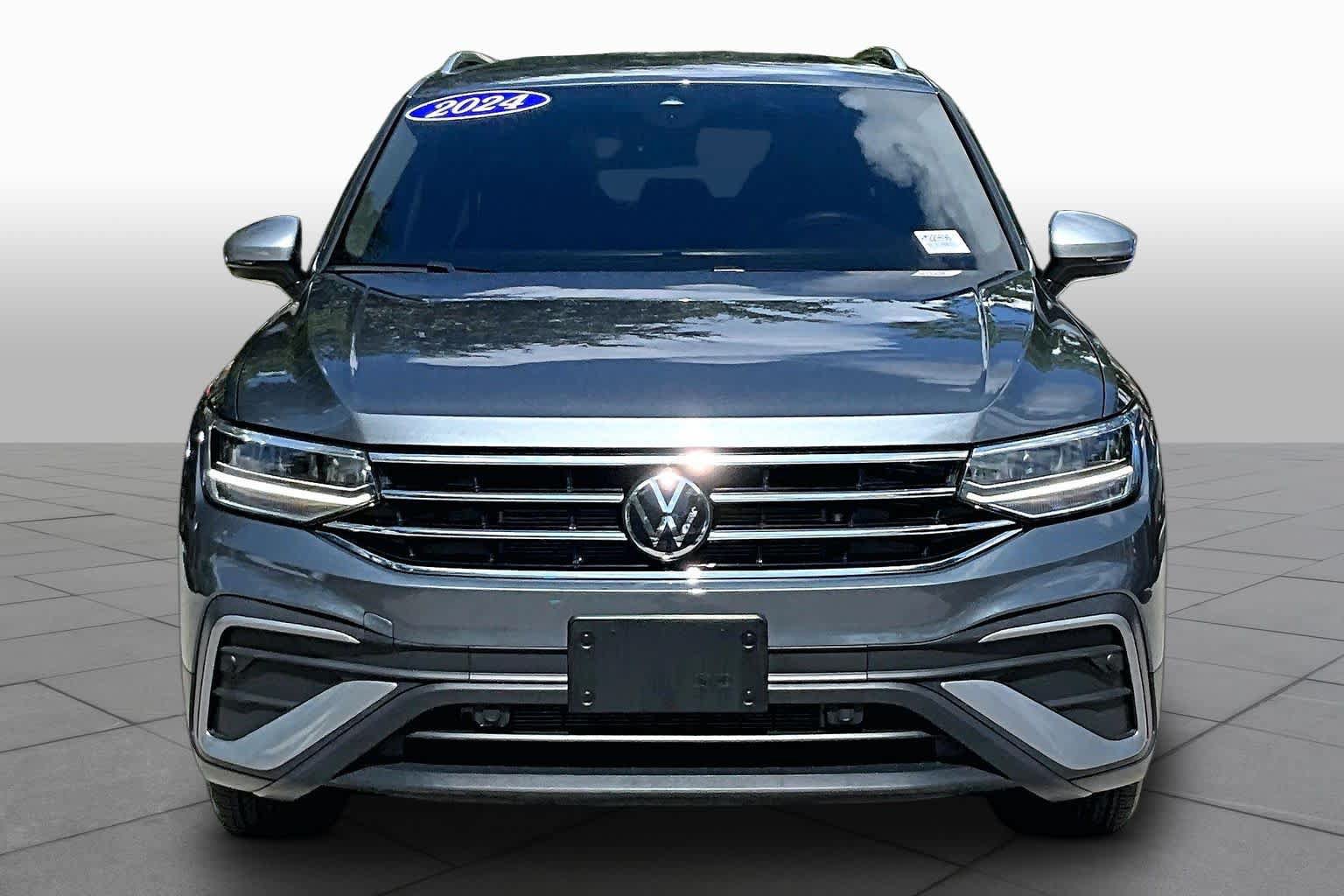 Used 2024 Volkswagen Tiguan Wolfsburg Edition FWD image 4