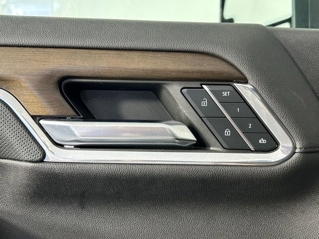 Used 2024 Chevrolet Silverado 2500 High Country w/ High Country Premium Package AWD/4WD image 38